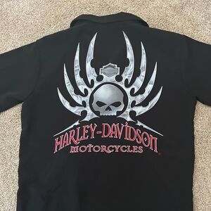 Harley Davidson Black Short Sleeve Button Down L Large Back Skull Flames Graphic